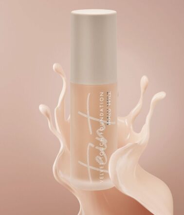 Velvet Touch Foundation - luksusowy podkład kryjący do cery suchej